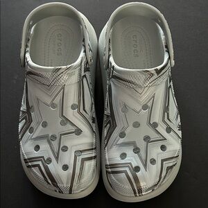 Two-tone unisex crocs